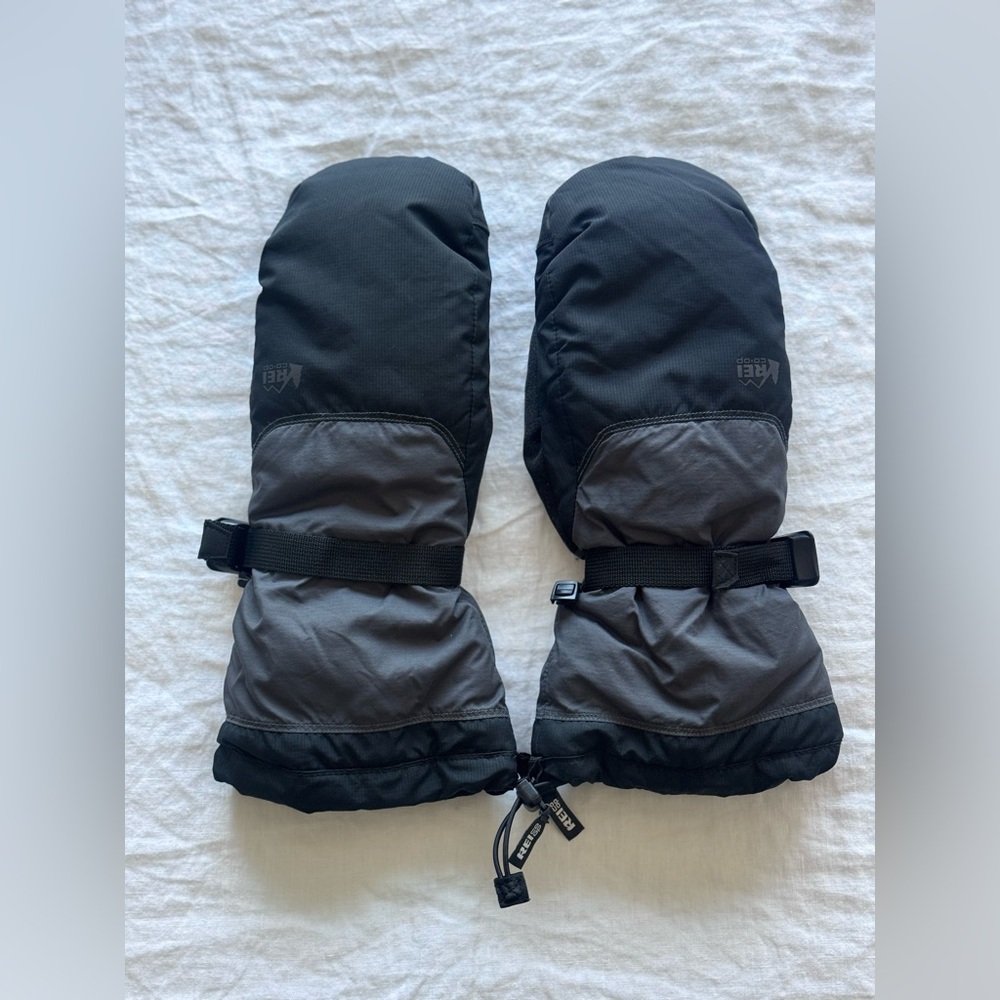GORE-TEX Black and Gray Outdoor Gloves